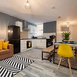 Oak Suite - Talbot Road - Blackpool - Spacious