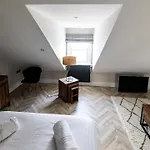 Ty Belgrave - Apartment 4