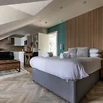 Ty Belgrave - Apartment 4