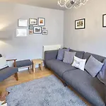 Host & Stay - May House