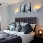 2Br Gorgeous Apartment Near Liverpool Cc