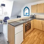 Host & Stay - The Whitby Pearl