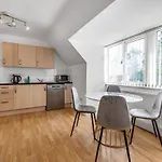 New Stunning & Stylish 2Bd Flat Paignton Devon