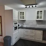 Self Contained Studio Flat In Winterton Hall