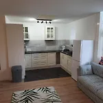 Self Contained Studio Flat In Winterton Hall