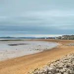 Cosy 2-Bed Apartment Near The Beach In Morecambe