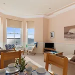 7 South Beach Court - Sea Front Apartment With Spectacular Sea Views