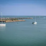 Seaviews Sovereign Harbour - Adults-Only Apartment