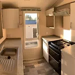 Charming Caravan In Combe Haven Park