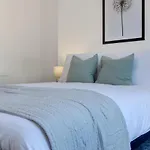Ultra Luxe Scarborough 2 Bedroom Apartments Near Beach, Centre & Peasholm Park