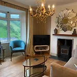 Beautiful 5 Bedroom, Amazing Water & Valley Views