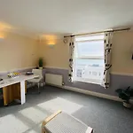 Sea Front White Rock Apartment