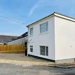 Beach Location Complete Property Containing Two Apartments Sleeps 12 Pembrokeshire Wales