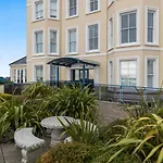 7 South Beach Court - Sea Front Apartment With Spectacular Sea Views