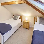 Host & Stay - Brook Villa