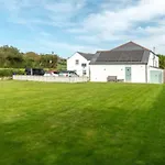 Remarkable Large 1-Bed Apartment Nr Penzance