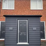 Mays Apartments - 147-153 Mill Street, Free Parking, 5 Minute Walk To Baltic Market And City Centre - Apartments Sleep 1-6 Guests