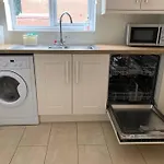 Cheerful 3 Bedroom Home Close To Beach And High St