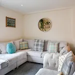 Swansea Marina - Sleeps 4 - Underground Parking