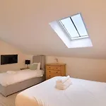 Largigi Rooms