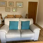 Cheerful 3 Bedroom Home Close To Beach And High St