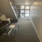 Ryan Air I Bnb - 2 Bedroom House With Free Parking