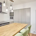 Host & Stay - Albion House