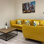 Home From Home New York Inspired 3 Bed Apartment