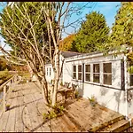Charming 2-Bed Cottage In Tranquil Riversetting