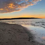 Ty Newton Nottage Porthcawl Sea, Surf, Golf, Walks