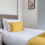 4Br-11Guests-Patio-Familyfriendly-Citycentre-Beach