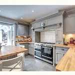 Charming 3-Bed Cottage In Swanage