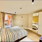 Plymouth Hoe - Stunning 2 Bedroom Lower Ground Floor Apartment