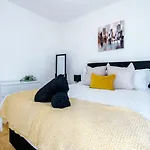 Cozy Liverpool Anfield House, Entire Home With Free Wifi & Netflix