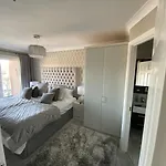 Liverool Dockside Apartment