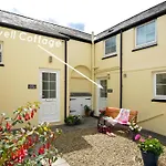 Cromwell Cottage, Pembroke