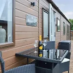 Luxury Boutique Style Lodge With Hot Tub