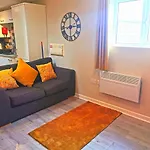 Sunflower Apartment, Family Accommodation Near Tenby In Pembrokeshire