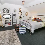 Sandgate Cottage
