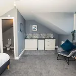 Westbourne Villas Suite 8