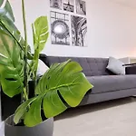 Spacious City Studio / Wifi / Parking