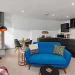 The Scouse House - Air Host & Stay - Quirky 2 Bedroom