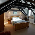 Host & Stay - Larpool Mews Holiday Home