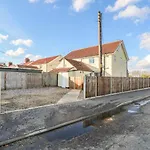 27 Whitegates