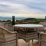 The View, Pwllheli