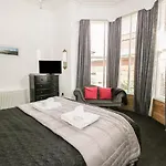 Esplanade Gardens, Apartment 1