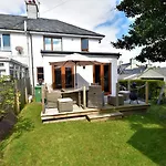 1 Hen Bont Road