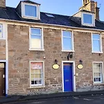 The Little Ayr Bnb Seaside Apartment