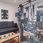 Luxe Apartments Near Albert Docks - 3 Graces - Liverpool One - Business, Contract & Corporate Ready