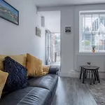 Hawtree Cottage - 2 Bedroom Cottage - Tenby
